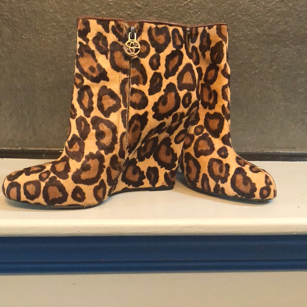 Women’s Sam Edelman Leopard Booties  8M
